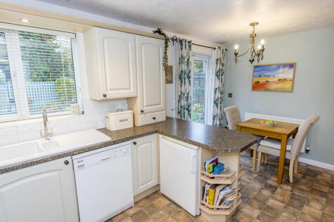 Kitchen/Breakfast...