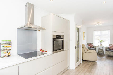 Kitchen/Breakfast...