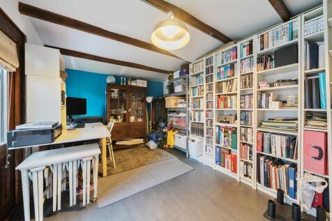 SUMMERHOUSE