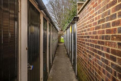 External ground floor lock up