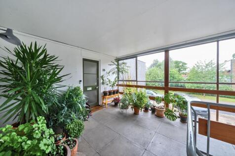 Communal Entrance and Landing