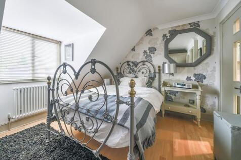 Bedroom 2 (Rear)