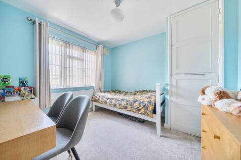 Bedroom 3 (rear)