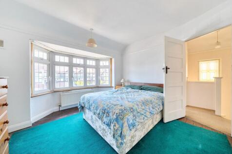 Bedroom 2 ( Front)