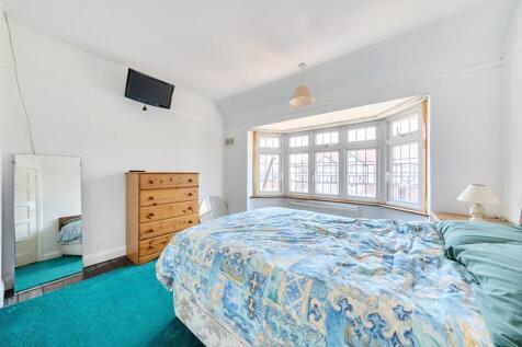 Bedroom 2 ( Front)