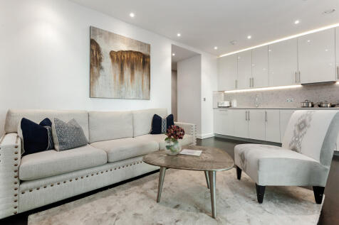 82939_Thornes House