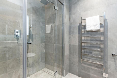 82939_Thornes House