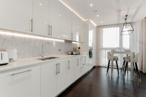 82939_Thornes House