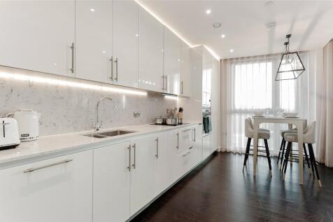 82939_Thornes House
