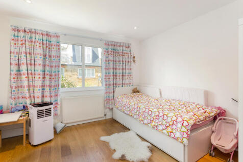 103 Stevenage Road f