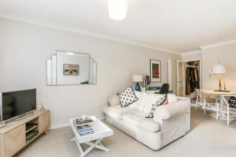 Flat 7, Carrara Whar