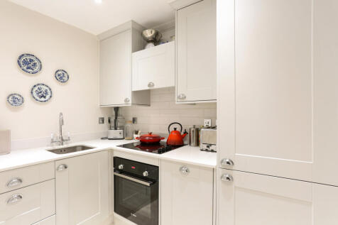 Flat 7, Carrara Whar