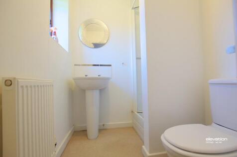 En suite to master 