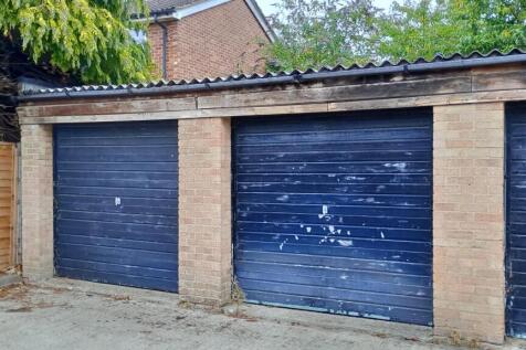 Garage - 20 blackcroft.jpg