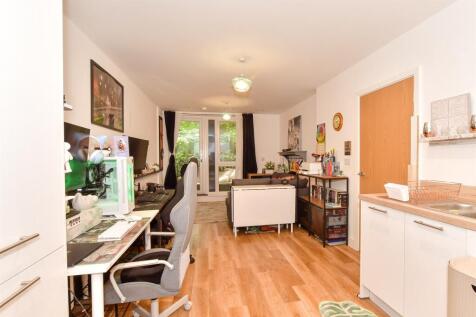 Lounge/Kitchen