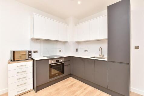 Kitchen / Dining Area