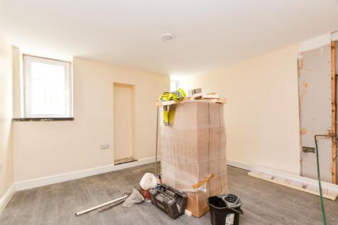 Bedroom (F1,51A)