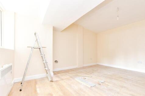 Bedroom (F2,51A)