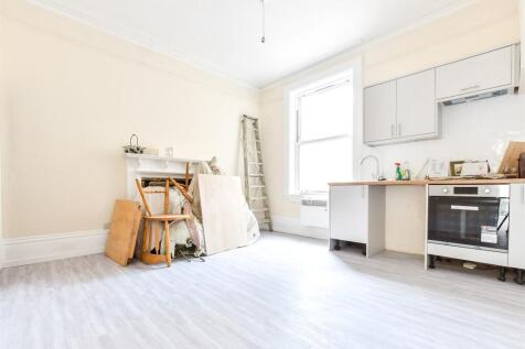 Lounge/Dining/ Kitchen