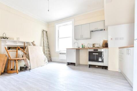 Lounge/Dining/ Kitchen