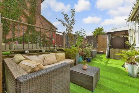 Patio / Decking
