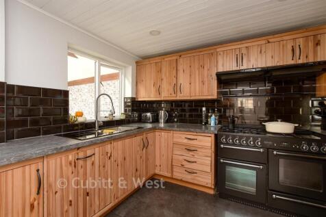 Kitchen/Breakfast Area
