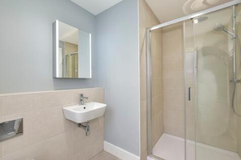 En suite to Bedroom 3