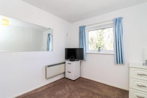 Bedroom 1 - View 2
