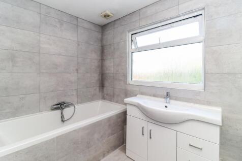 NEW - En Suite Bathroom/WC