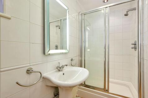 En Suite - Shower View