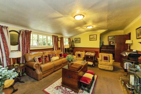 Bedroom 2/Familyroom