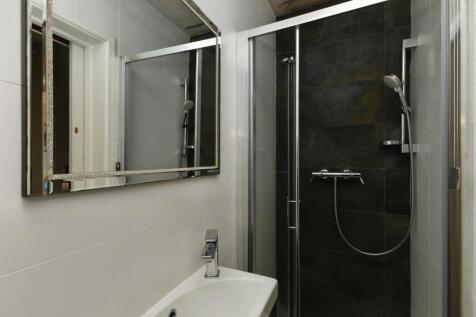 Shower Room (Ground)