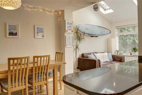 Kitchen/ Reception