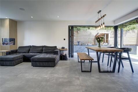 Sitting/ Dining