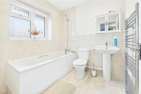 En-Suite Bathroom