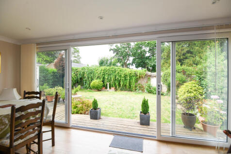 Garden/Dining Room