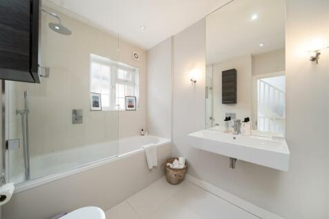 Preston Road 4- bath.jpg