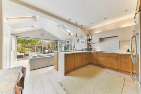 90 Lambton Road_photo 4.jpg