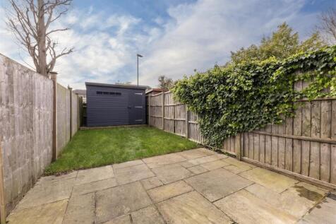 Thaxted Place 8- gar.jpg