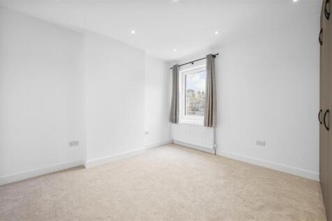 Flat 1, 80 Durham Road,11.jpg