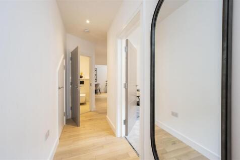 Flat 2, Lillium Mews,17.jpg