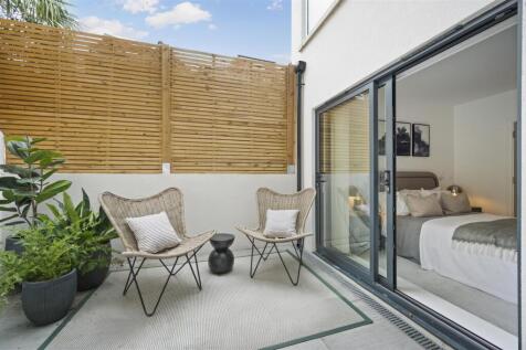 Flat 2, Lillium Mews,9.jpg
