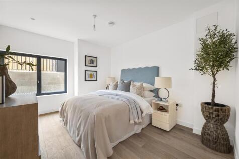 Flat 1 Holland Court,11.jpg