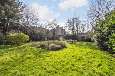 LINGFIELD ROAD 27,4.jpg