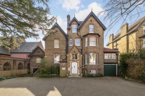 27 Lingfield exterior.jpg