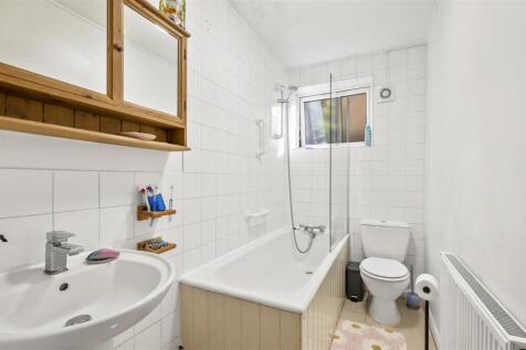 Flat 2 Malcolm Lodge,8.JPG