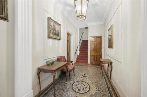Flat 3, 9, Inner Park Road,3.jpg