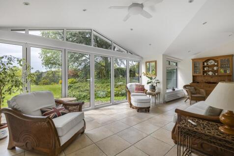 Extended garden room