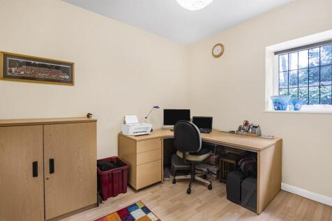 Bedroom/Study