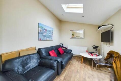 Living Room/Bedroom